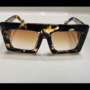 Sold on TY 🎊✨🎁🍾GVH Avant Garde Sunglasses